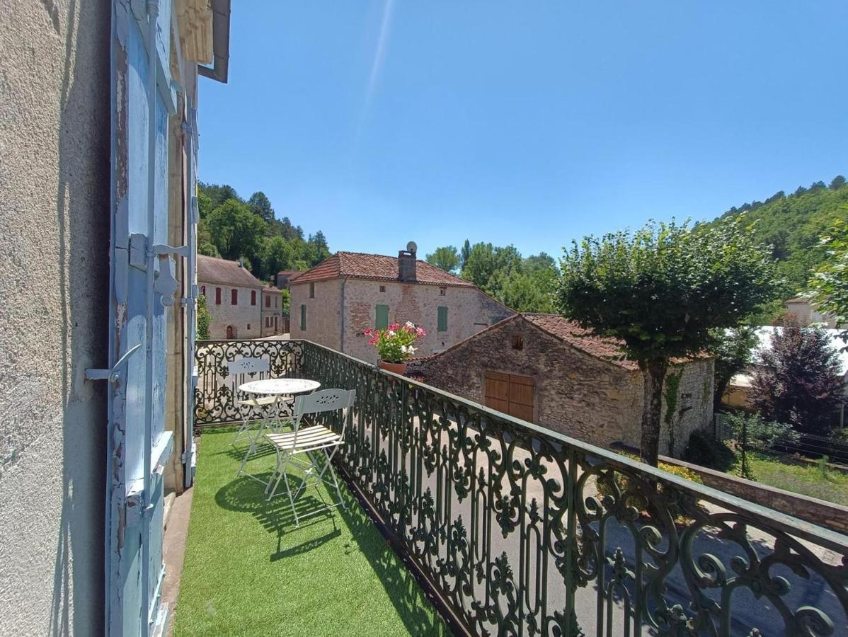 Bed and Breakfast Maison Sur Le Lot Saint-Vincent-Rive-d'Olt Екстер'єр фото