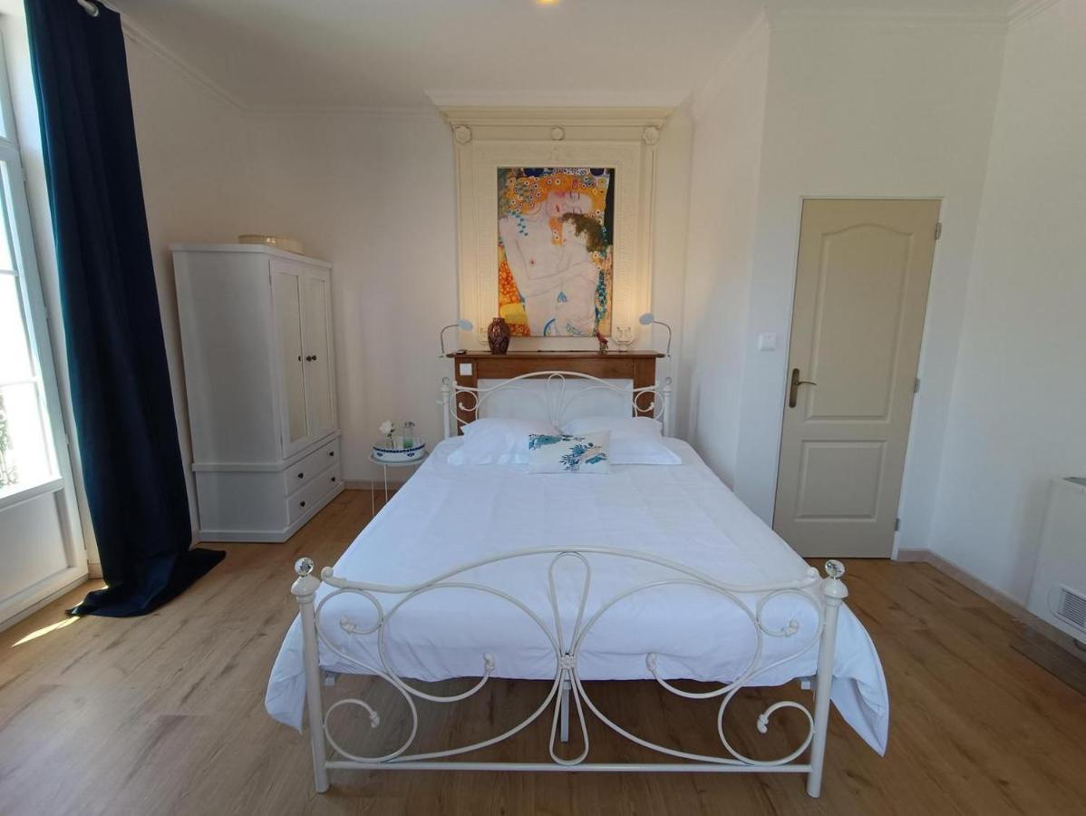 Bed and Breakfast Maison Sur Le Lot Saint-Vincent-Rive-d'Olt Екстер'єр фото